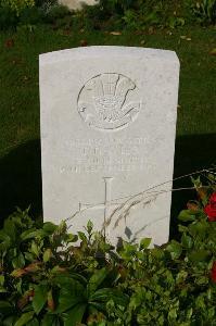 Dozinghem Military Cemetery - Davies, T